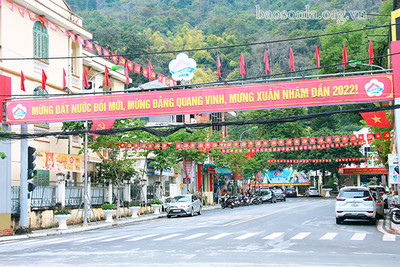 Sơn La: Trang hoàng đường phố đón Tết Nhâm Dần 2022