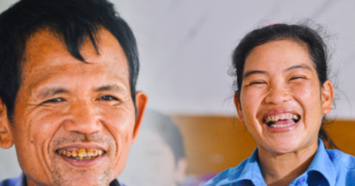 Nụ cười trở lại với những công nhân môi trường bị nợ lương ở Hà Nội