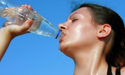 Trường hợp nào không nên uống nhiều nước?