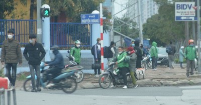 Xe ôm công nghệ ở Hà Nội nhộn nhịp trở lại sau nửa năm “ngồi chơi”