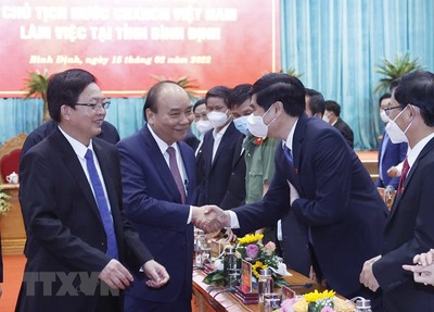 Hình ảnh Chủ tịch nước làm việc với lãnh đạo chủ chốt tỉnh Bình Định