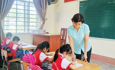 Hà Nội: Học sinh lớp 1 đến lớp 6 ở 12 quận nội thành trở lại trường từ ngày 21/2