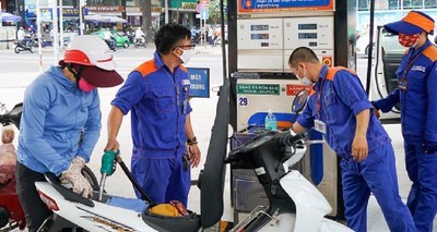 Chiều 21/2, giá xăng dầu tiếp tục tăng mạnh cao nhất 8 năm trở lại đây