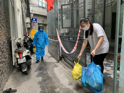 Đà Nẵng: Phòng ngừa lây nhiễm COVID-19 do rác thải từ các hộ, khu dân cư có F0