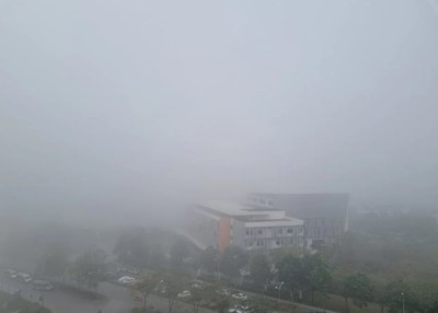 Sương mù bao phủ Hà Nội