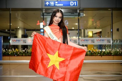 Trần Hoài Phương lên đường dự thi Miss Eco International 2022