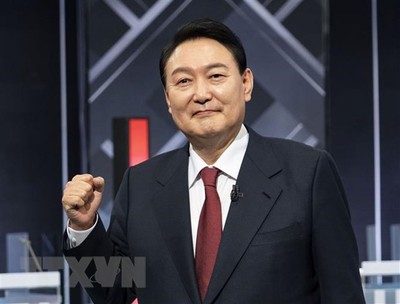 Chủ tịch nước Nguyễn Xuân Phúc gửi điện mừng tân Tổng thống Hàn Quốc