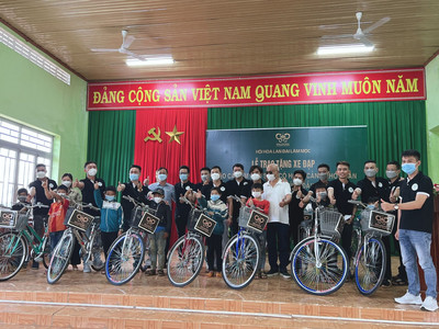 Đắk Nông: Tặng xe đạp cho học sinh có hoàn cảnh khó khăn ở biên giới