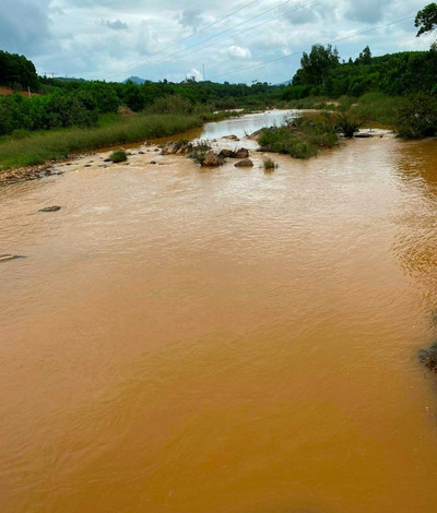 Quảng Nam: Khai thác vàng trái phép gây ô nhiễm cho sông Quế Phương và sông Tiên