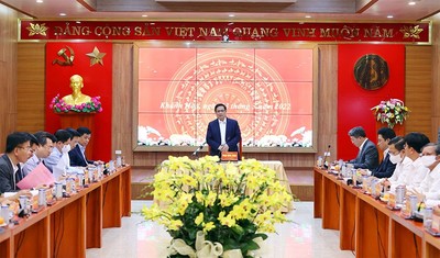 Thủ tướng Phạm Minh Chính làm việc với Ban Thường vụ Tỉnh ủy Khánh Hòa