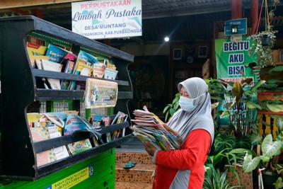 Indonesia đổi rác thải lấy đọc sách