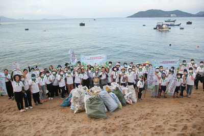 Khánh Hòa: Hơn 110 tình nguyện viên tham gia nhặt rác bảo vệ môi trường