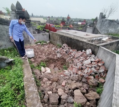 Hoa Lư - Ninh Bình: Nguyên Phó Chủ tịch xã bị “tố” xâm phạm mồ mả để xây dựng trái phép