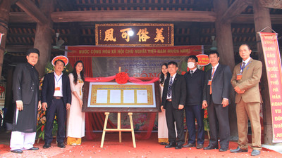 Công nhận cửa võng đình Thổ Hà, tỉnh Bắc Giang là bảo vật quốc gia