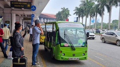 Hà Nội: Chấn chỉnh hoạt động xe điện chở khách tại Cảng Nội Bài