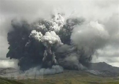 Cơ quan Khí tượng Nhật Bản phát cảnh báo núi lửa phun trào
