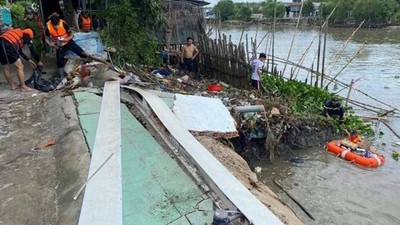 Cần Thơ: Sạt lở bờ sông Ô Môn, 4 căn nhà chìm xuống sông
