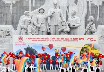 Lễ hội khinh khí cầu quốc tế khai mạc tại Tuyên Quang