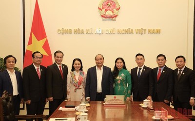 Chủ tịch nước Nguyễn Xuân Phúc làm việc với Trung ương Hội Chữ thập đỏ Việt Nam