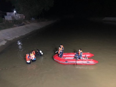 Thanh Hóa: Đi tắm sông, 5 học sinh cấp 2 bị nước cuốn trôi mất tích
