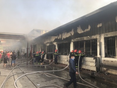 Cháy lớn tại nhà máy may Việt Pan - TP Bắc Giang
