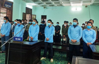 Đắk Lắk: Phạt tù cán bộ kiểm lâm và lâm tặc câu kết khai thác gỗ trái phép