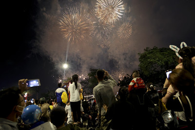 Pháo hoa rực sáng TP Việt Trì tại lễ hội Đền Hùng 2022