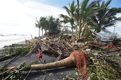 Phillipines hứng chịu cơn bão nhiệt đới đầu tiên trong năm 2022