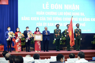 Chủ tịch nước trao Huân chương Lao động hạng Ba cho huyện Củ Chi