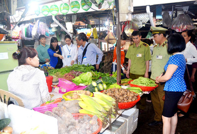 Quảng Ninh thực hiện đảm bảo an toàn thực phẩm cho người dân và du khách
