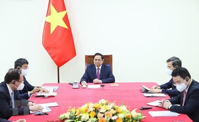 Thủ tướng điện đàm với Giám đốc điều hành Diễn đàn Kinh tế thế giới