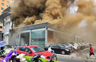 Hà Nội: Cháy lớn tại nhà hàng Buffet