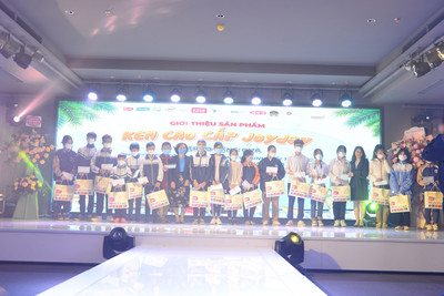 Tạp chí Môi trường và Đô thị Việt Nam trao học bổng cho con em công nhân vệ sinh môi trường