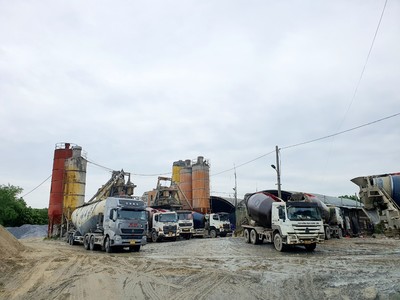 Sóc Sơn, Hà Nội : Người dân “bức xúc” vì trạm bê tông Thăng Long gây ô nhiễm môi trường?