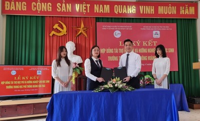 Thái Bình: Ký kết hợp đồng tài trợ và hướng nghiệp cho học sinh Trường THPT Hoàng Văn Thái
