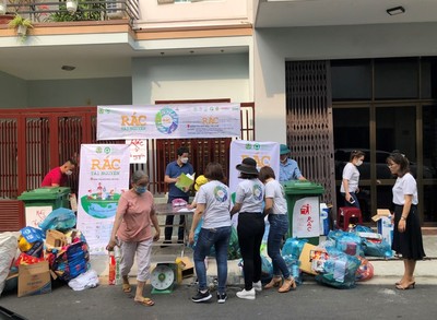 Người dân Đà Nẵng tích cực tham gia hoạt động phân loại rác tại nguồn
