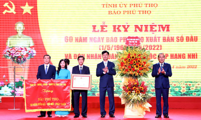 Báo Phú Thọ đón nhận Huân chương Độc lập hạng Nhì và tổ chức lễ kỷ niệm 60 năm xuất bản số đầu