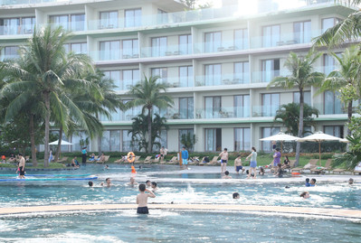 Hàng vạn du khách thích thú với kỳ nghỉ đa trải nghiệm tại resort 5 sao