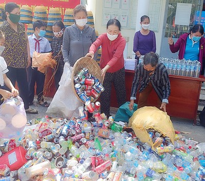 Diên Khánh (Khánh Hòa) ra mắt mô hình "Thu gom rác thải nhựa"