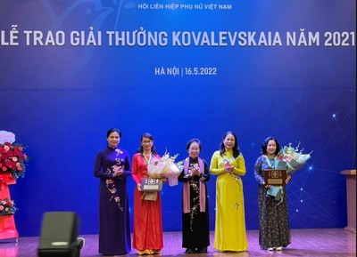 Vinh danh hai nữ giáo sư Việt Nam thắng Giải thưởng Kovalevskaia 2021