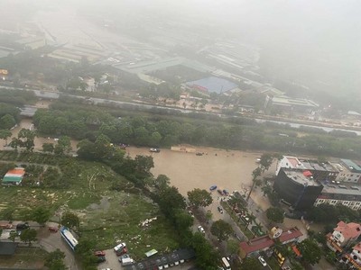 Hà Nội: Một số nơi ngập sâu sau mưa lớn