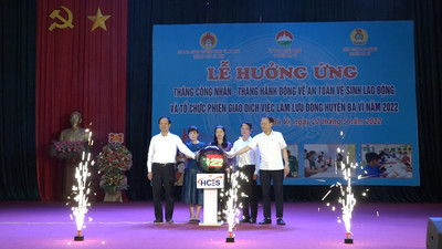 Huyện Ba Vì hưởng ứng Tháng công nhân và tổ chức Phiên giao dịch việc làm lưu động năm 2022