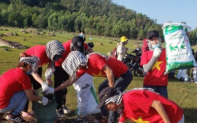 Cộng đồng “Xanh Việt Nam” lan tỏa phong trào “Hô biến”hàng trăm bãi rác tự phát
