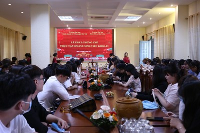HUBT phát chứng chỉ thực tập online cho sinh viên khóa 23 khoa Trung-Nhật