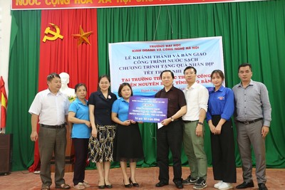 Công đoàn Trường HUBT hỗ trợ giáo dục tại tỉnh Cao Bằng