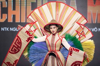 Trang phục dân tộc "Chiếu Cà Mau" đại diện Việt Nam tại Miss Universe 2022
