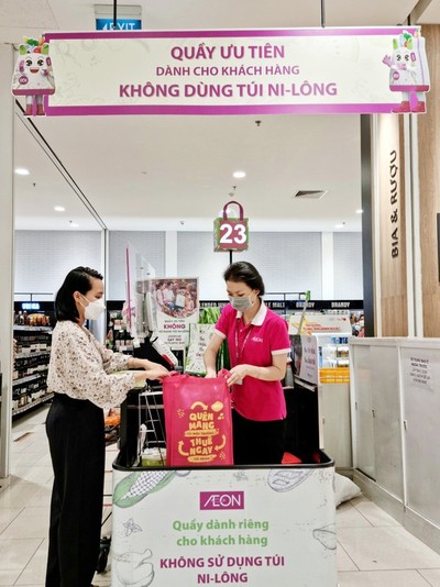 Aeon Việt Nam triển khai sáng kiến cho mượn túi môi trường