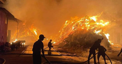 Cháy cực lớn tại cụm công nghiệp ở Nghệ An