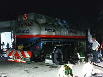 Bà Rịa - Vũng Tàu: Chủ cây xăng chỉ đạo bơm hơn 10 tấn hoá chất vào bồn chứa xăng