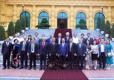 Chủ tịch nước Nguyễn Xuân Phúc gặp mặt đoàn đại biểu Tổng hội Xây dựng Việt Nam